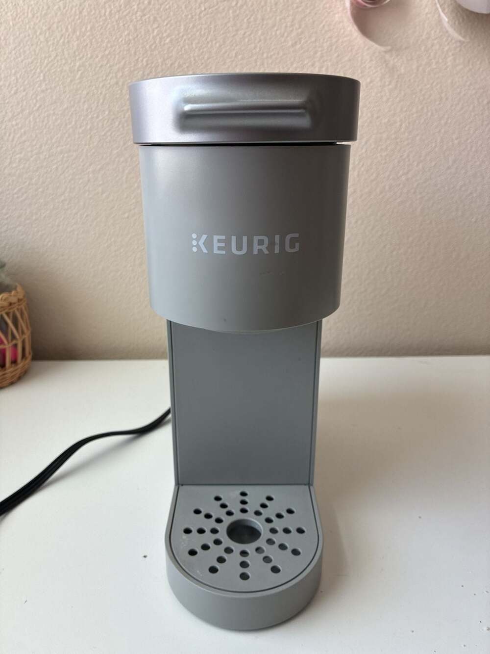 Keurig K-Mini Single Serve K-Cup Pod Coffee Maker in Gray
